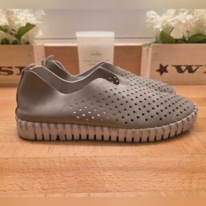 Ilse Jacobsen Tulip Shoes Flats Taupe Slip On Cutout Women’s 37 US 6.5 - 7